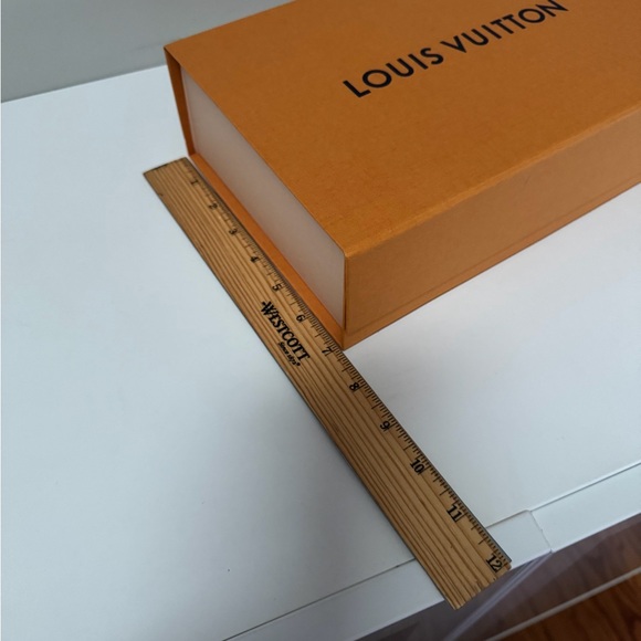 Louis Vuitton Gift Box w/ Magnetic Closure 10.75”x7.25”x3” - Picture 7 of 10